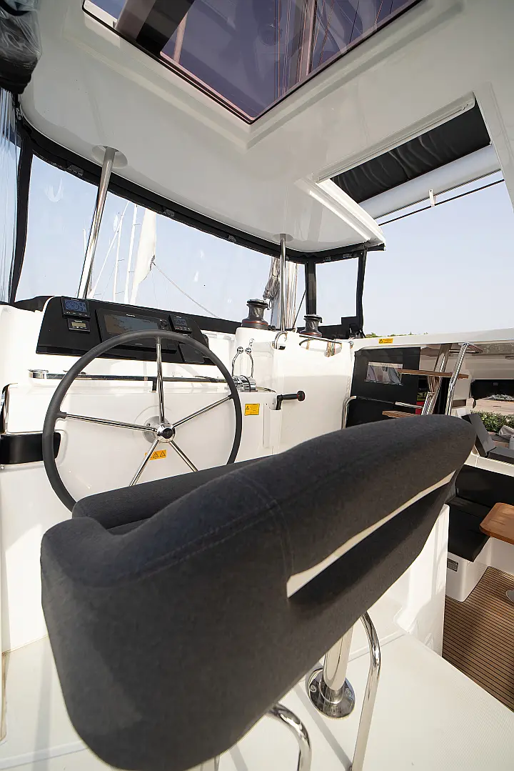 Lagoon 42 - 