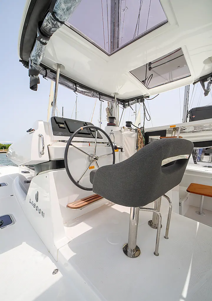 Lagoon 42 - 