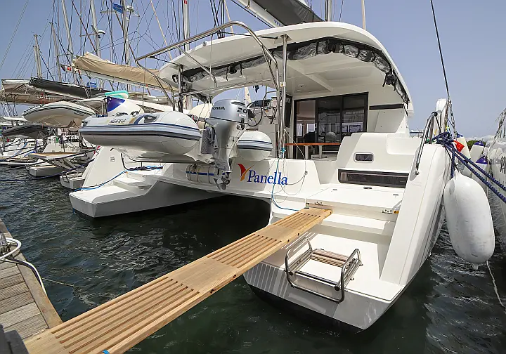Lagoon 42 - 