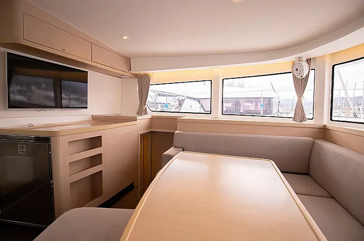 Lagoon 42 - 