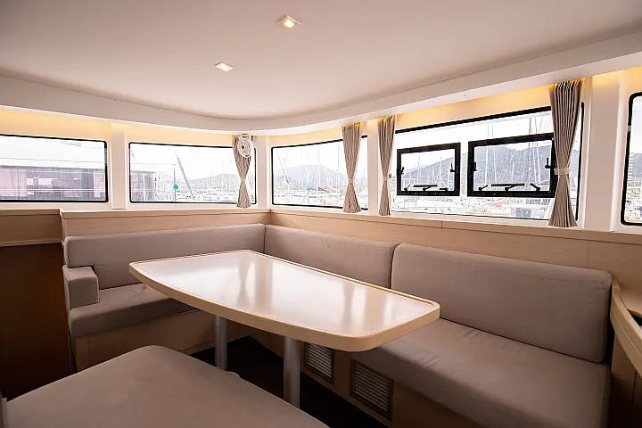 Lagoon 42 - 