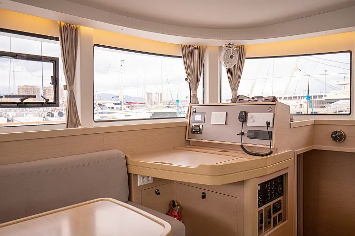 Lagoon 42 - 