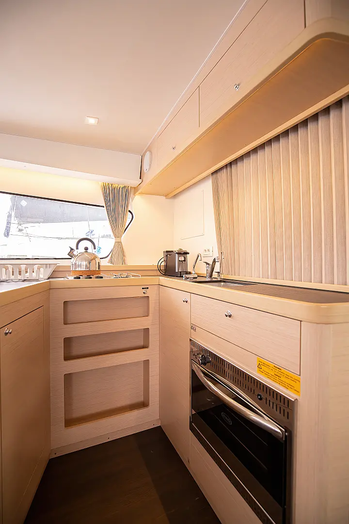 Lagoon 42 - 