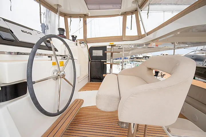 Lagoon 42 - 