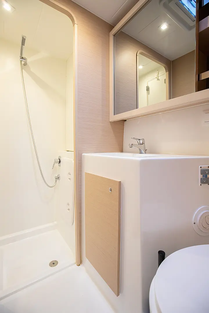Lagoon 42 - 