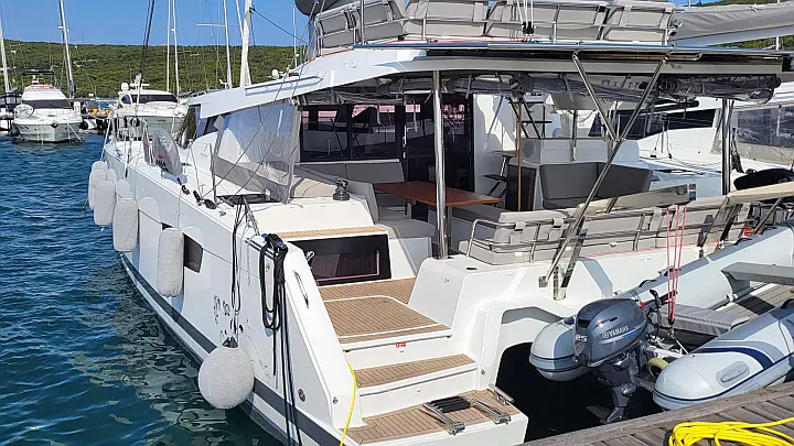 Elba 45 Protea - 
