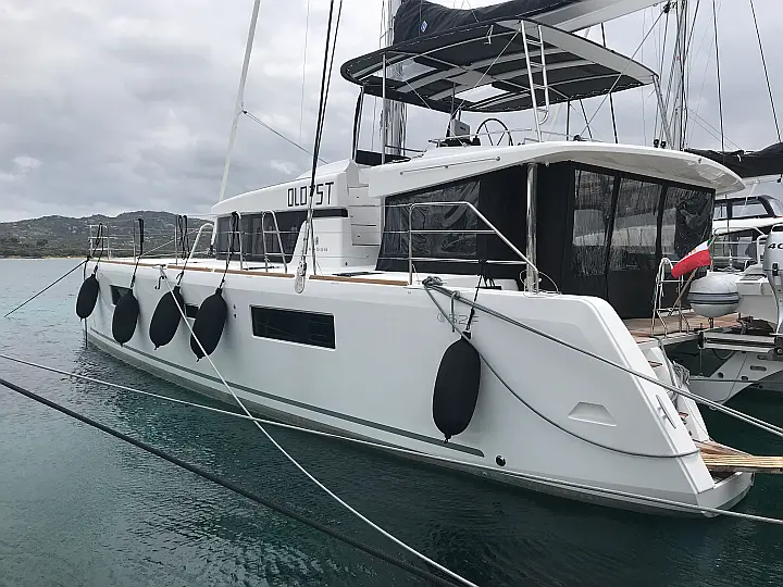 Lagoon 52F - 6 cab - 