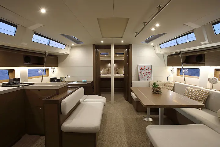 Oceanis 51.1 Refit 2026 - Saloon