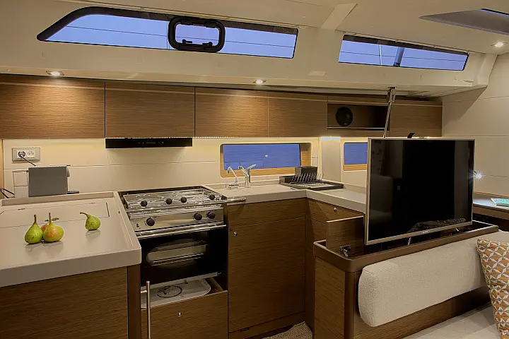 Oceanis 51.1 Refit 2026 - Saloon