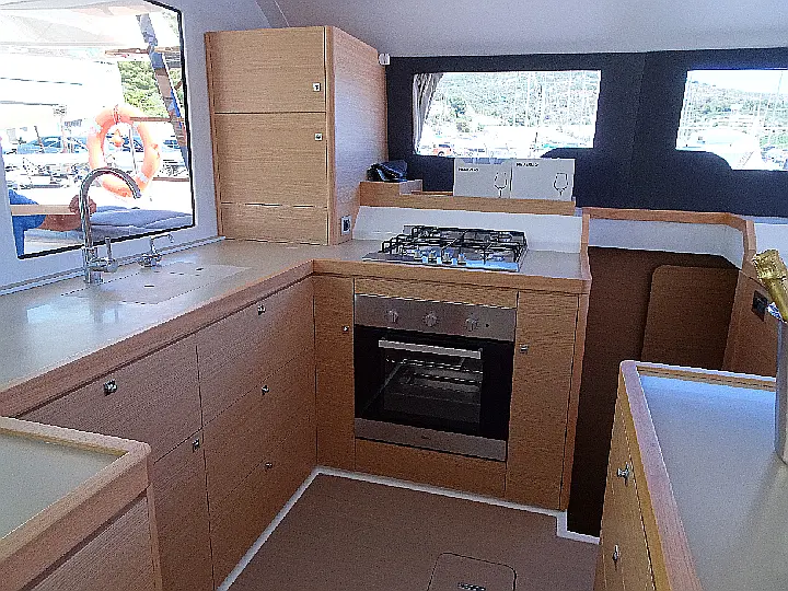 Dufour Catamaran 48 5c+5h - 