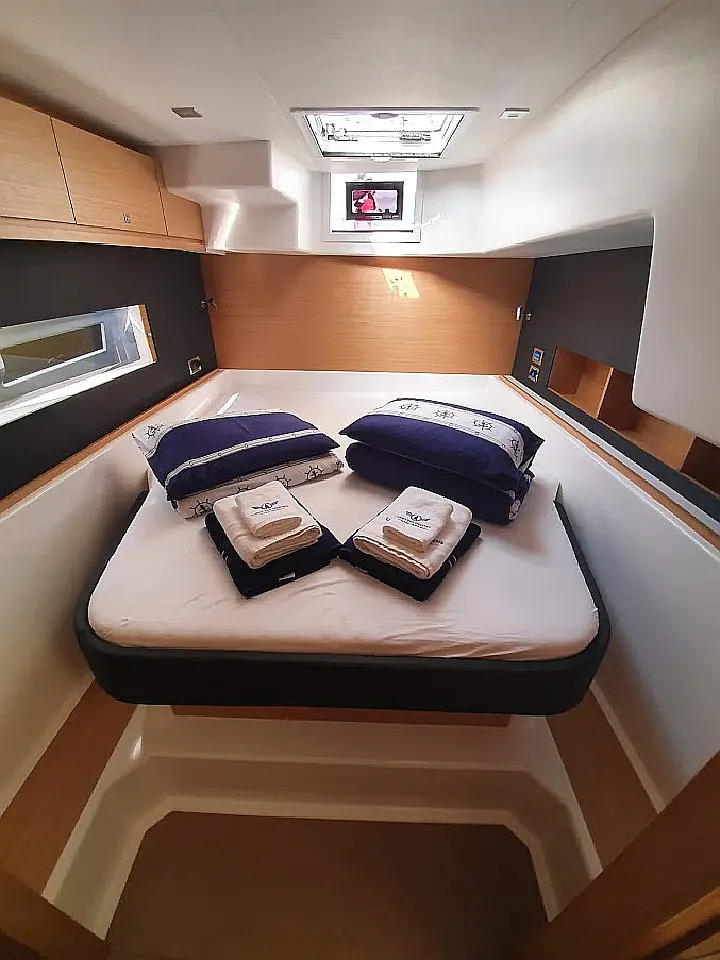 Dufour Catamaran 48 5c+5h - 