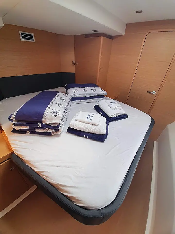 Dufour Catamaran 48 5c+5h - 