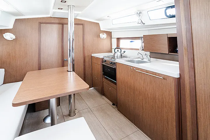 Oceanis 38.1 - 
