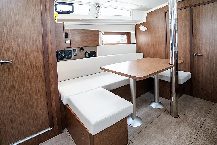 Oceanis 38.1 - 