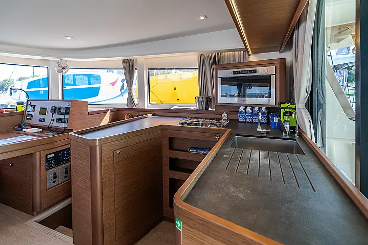 Lagoon 42 - 
