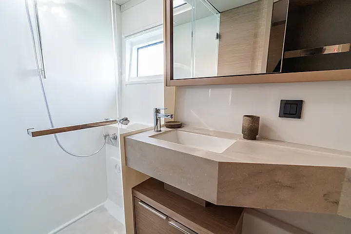 Lagoon 46 - 