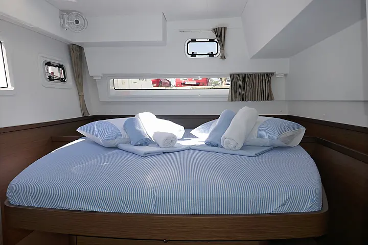 Lagoon 42 - 