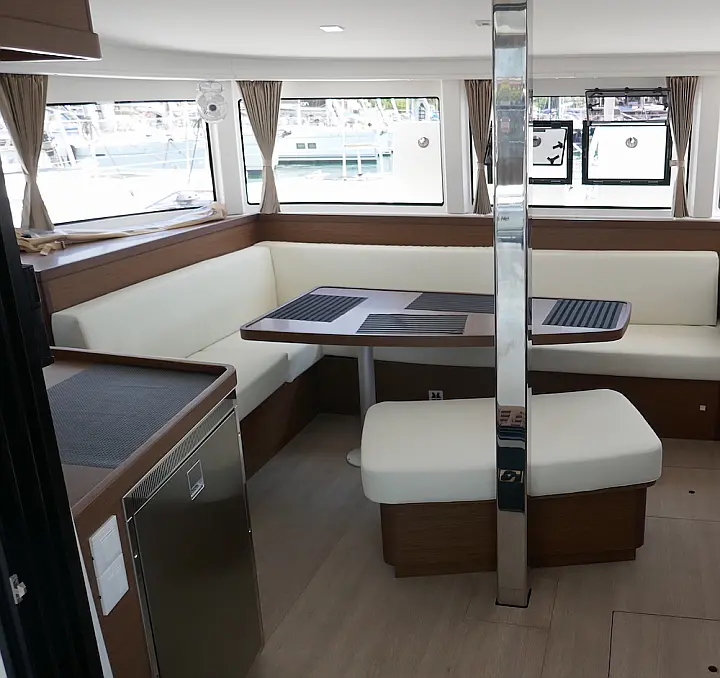 Lagoon 42 - 