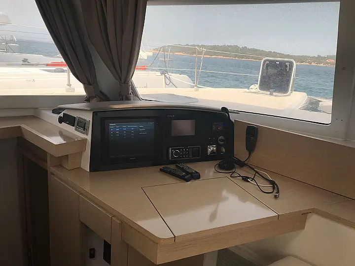 Helia 44 - 