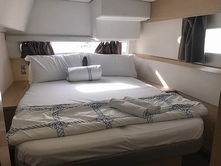 Helia 44 - 