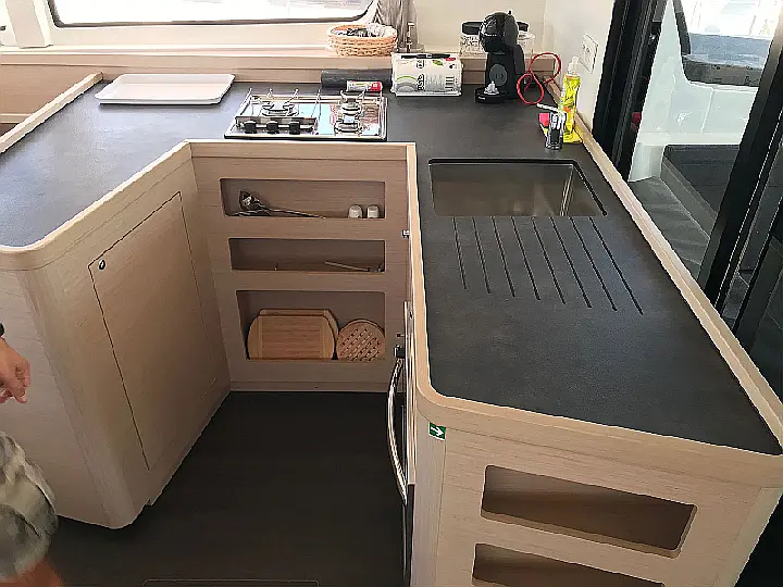 Lagoon 42 owner version - 