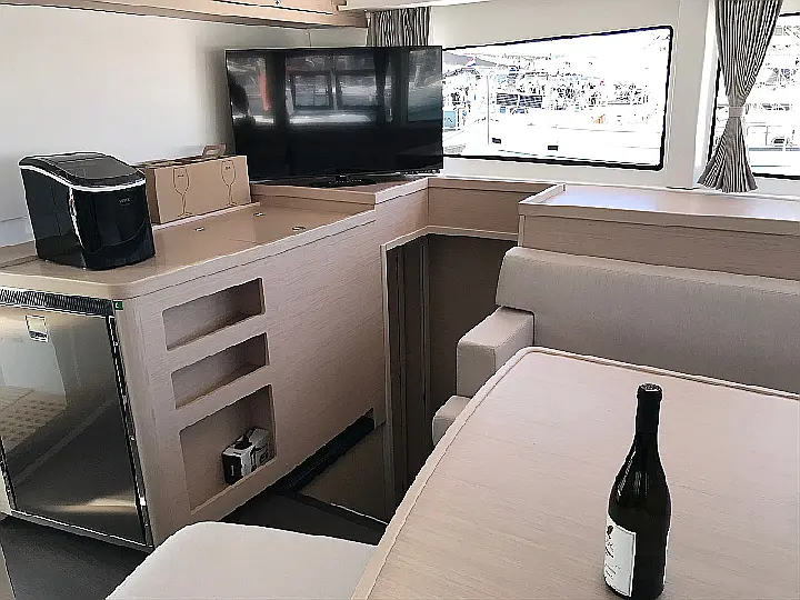 Lagoon 42 owner version - 