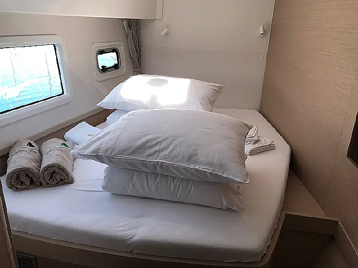 Lagoon 42 owner version - 