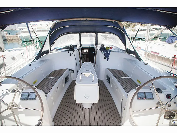 Cyclades 50.5 - External image