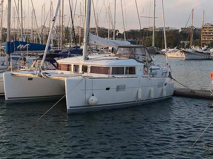Lagoon 400 S2 - External image
