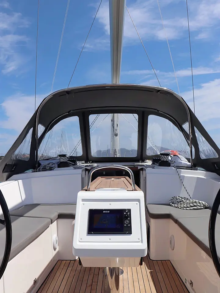 Bavaria C38 - 