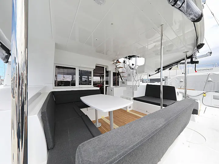 Lagoon 450 SporTop - 