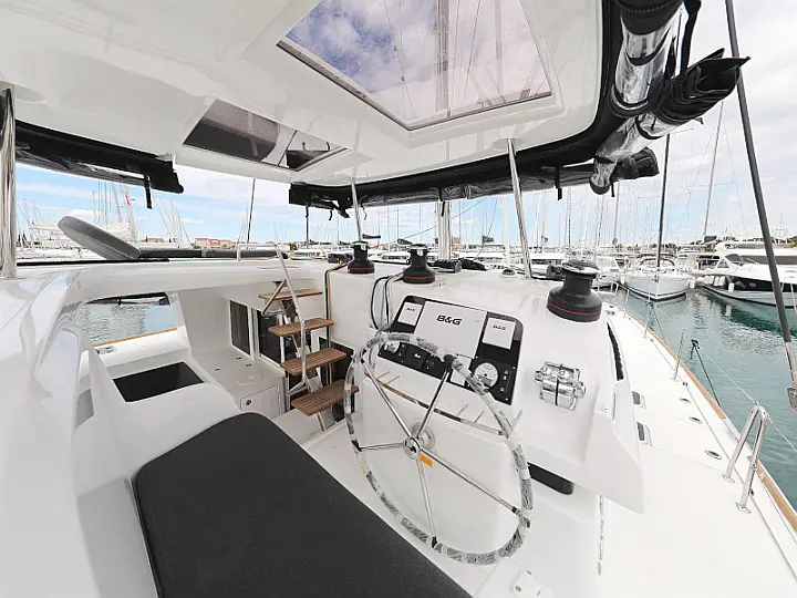 Lagoon 450 SporTop - 