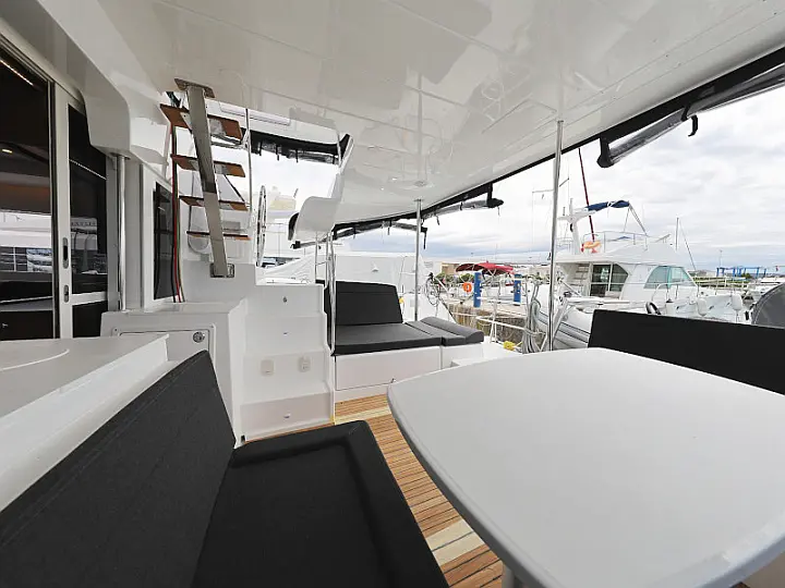 Lagoon 450 SporTop - 