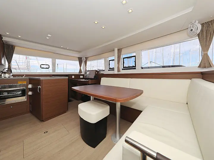 Lagoon 450 SporTop - 