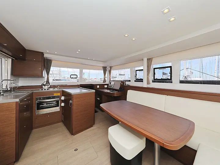 Lagoon 450 SporTop - 