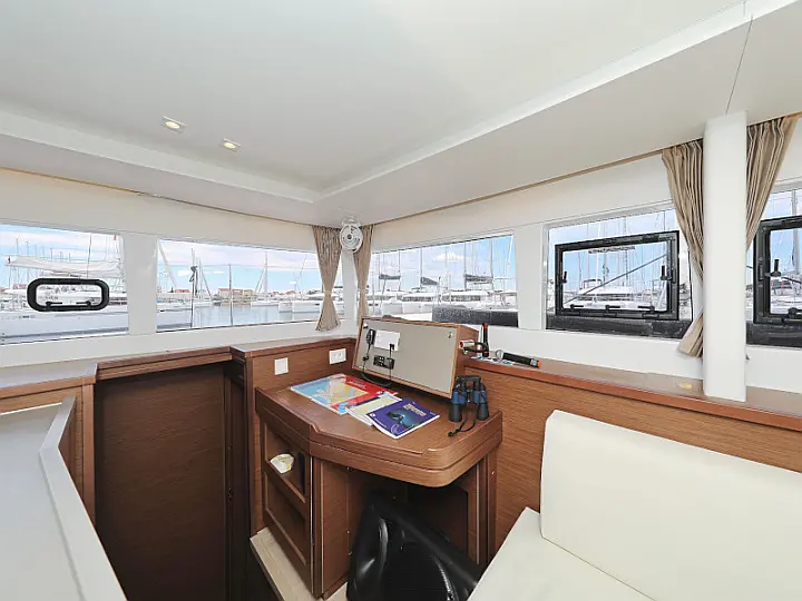 Lagoon 450 SporTop - 