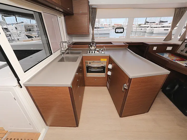 Lagoon 450 SporTop - 
