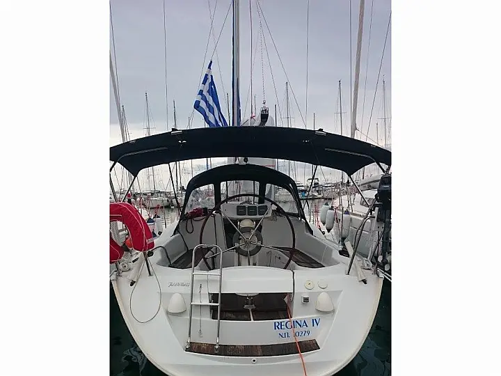 Sun Odyssey 32 i - External image