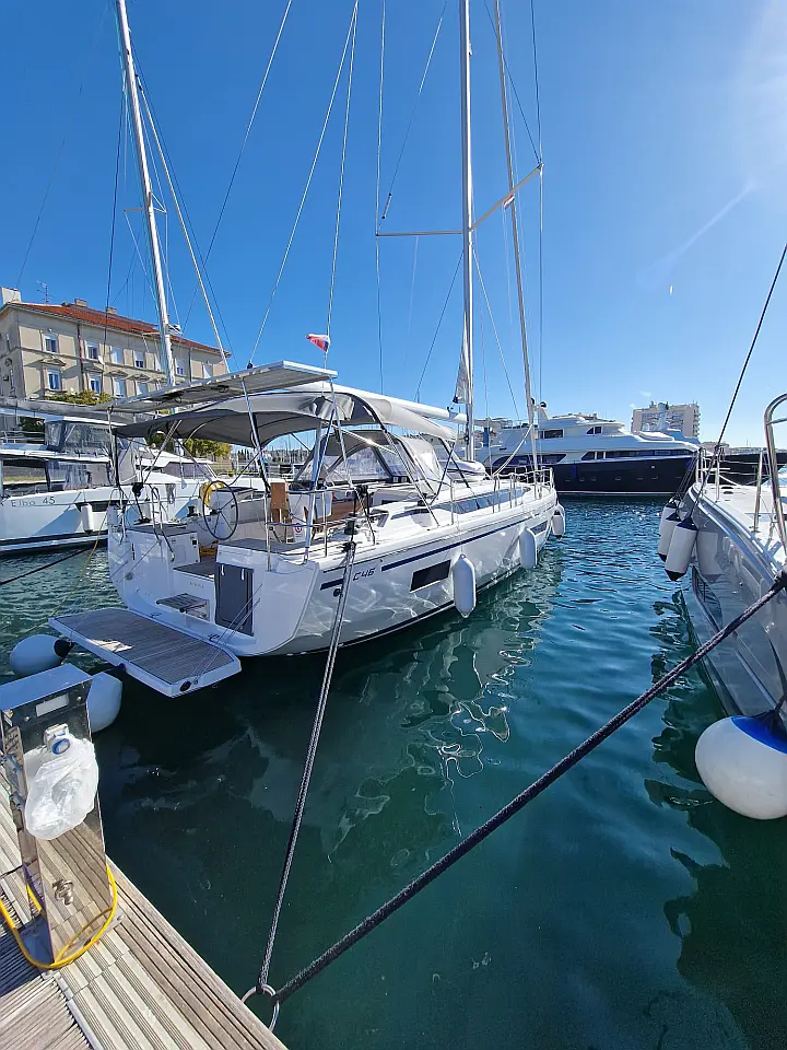 Bavaria C46 - 