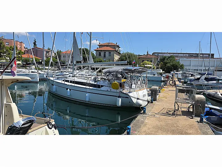 Bavaria Cruiser 37 - External image