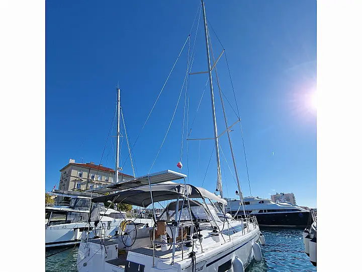 Bavaria C46 - External image