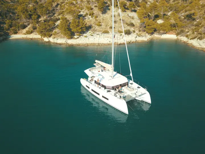 Dufour Catamaran 48 - 