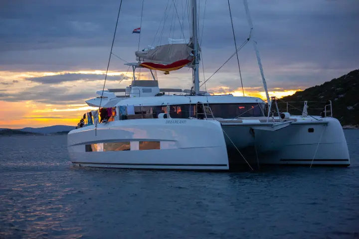 Dufour Catamaran 48 - 