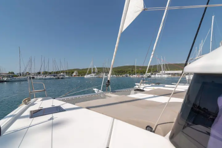 Dufour Catamaran 48 - 