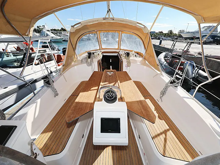 Bavaria Cruiser 37 - 