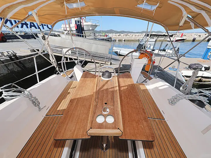 Bavaria Cruiser 37 - 