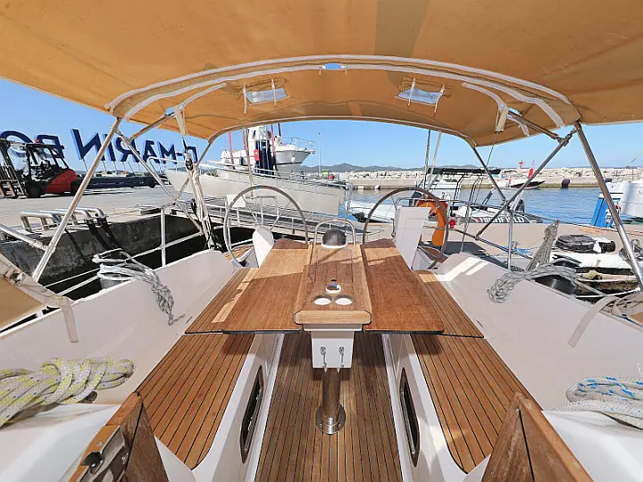 Bavaria Cruiser 37 - 