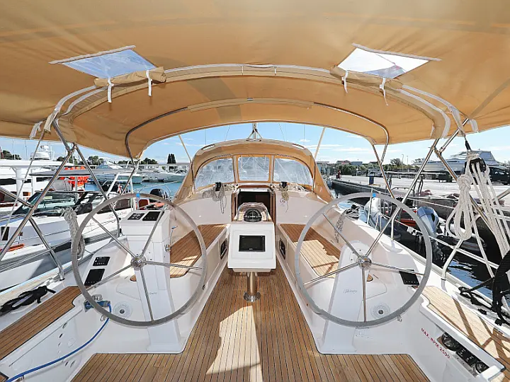 Bavaria Cruiser 37 - 