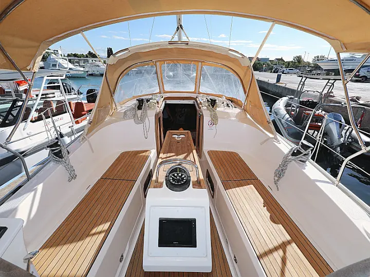 Bavaria Cruiser 37 - 