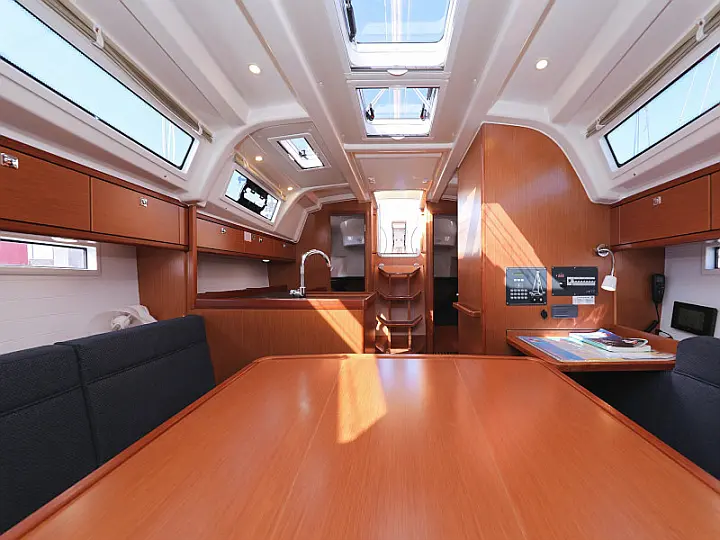 Bavaria Cruiser 37 - 